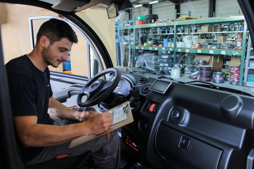 Ohne B Führerschein AIXAM-Fahrzeug D-Truck D-truck fourgon 3.jpg