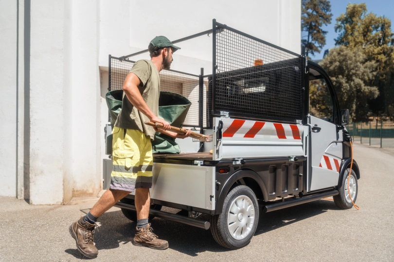 Ohne B Führerschein AIXAM-Fahrzeug e-Truck E-truck plateau ridelles 2.jpg