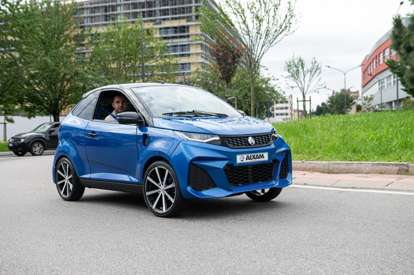 Ohne B Führerschein AIXAM-Fahrzeug e Coupé 1.jpg